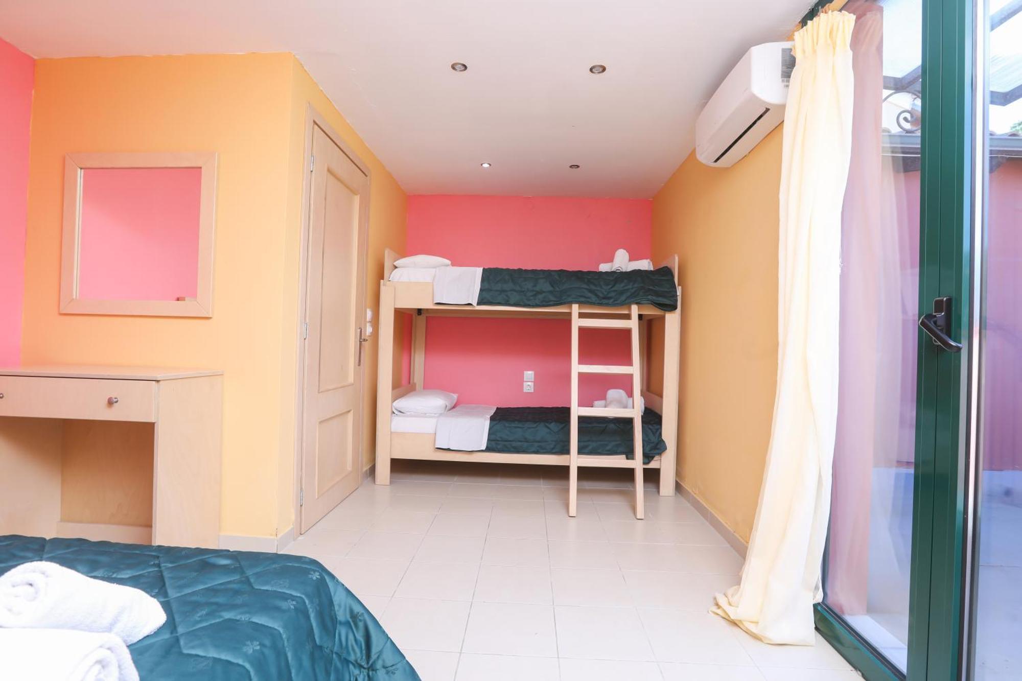 Corfu Hotel Apartments Benitses  Buitenkant foto