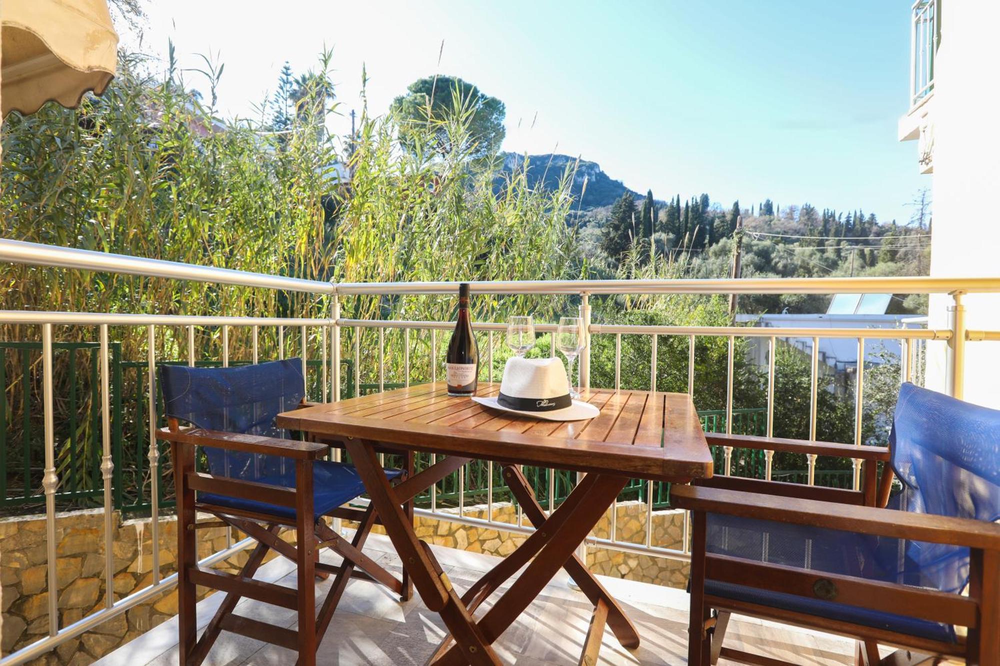 Corfu Hotel Apartments Benitses  Buitenkant foto