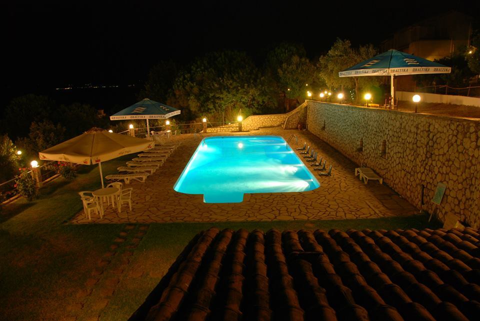 Corfu Hotel Apartments Benitses  Buitenkant foto