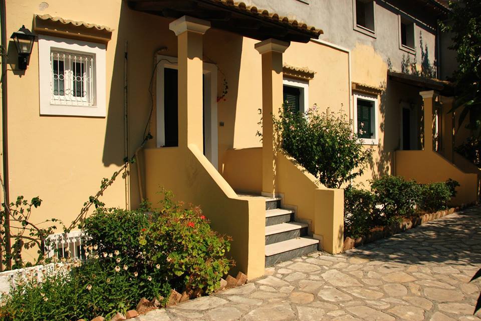 Corfu Hotel Apartments Benitses  Buitenkant foto